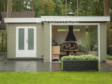 Lugarde Prima Ruby flat roof summerhouse with canopy